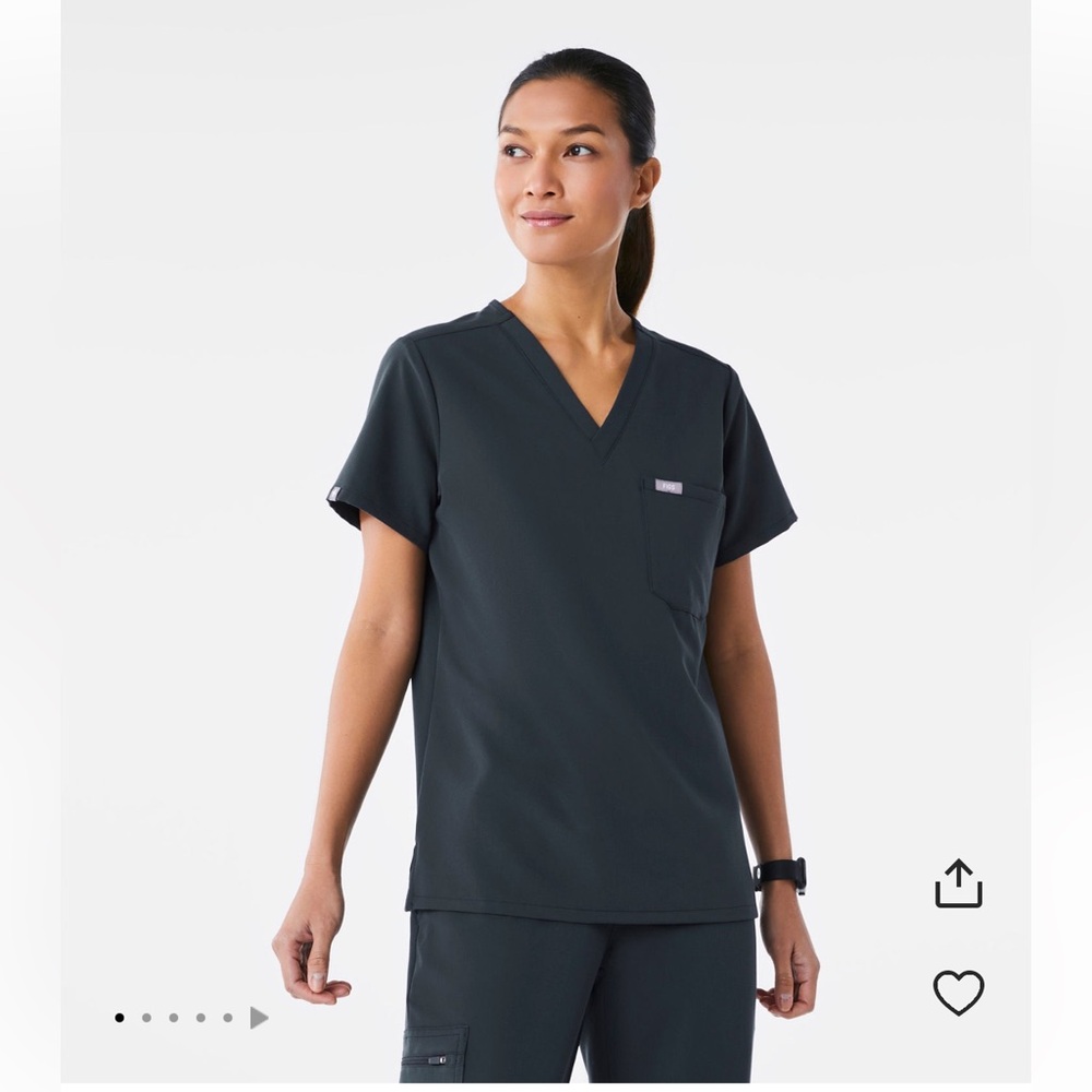 FIGS DARK HARBOR CATERINA SCRUB TOP